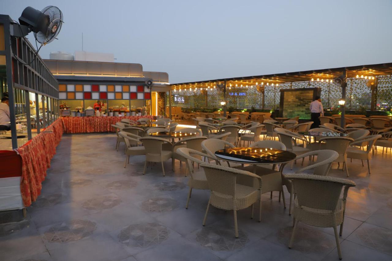 Hotel Haris Mg Road Gurugram Gurgaon Exterior foto