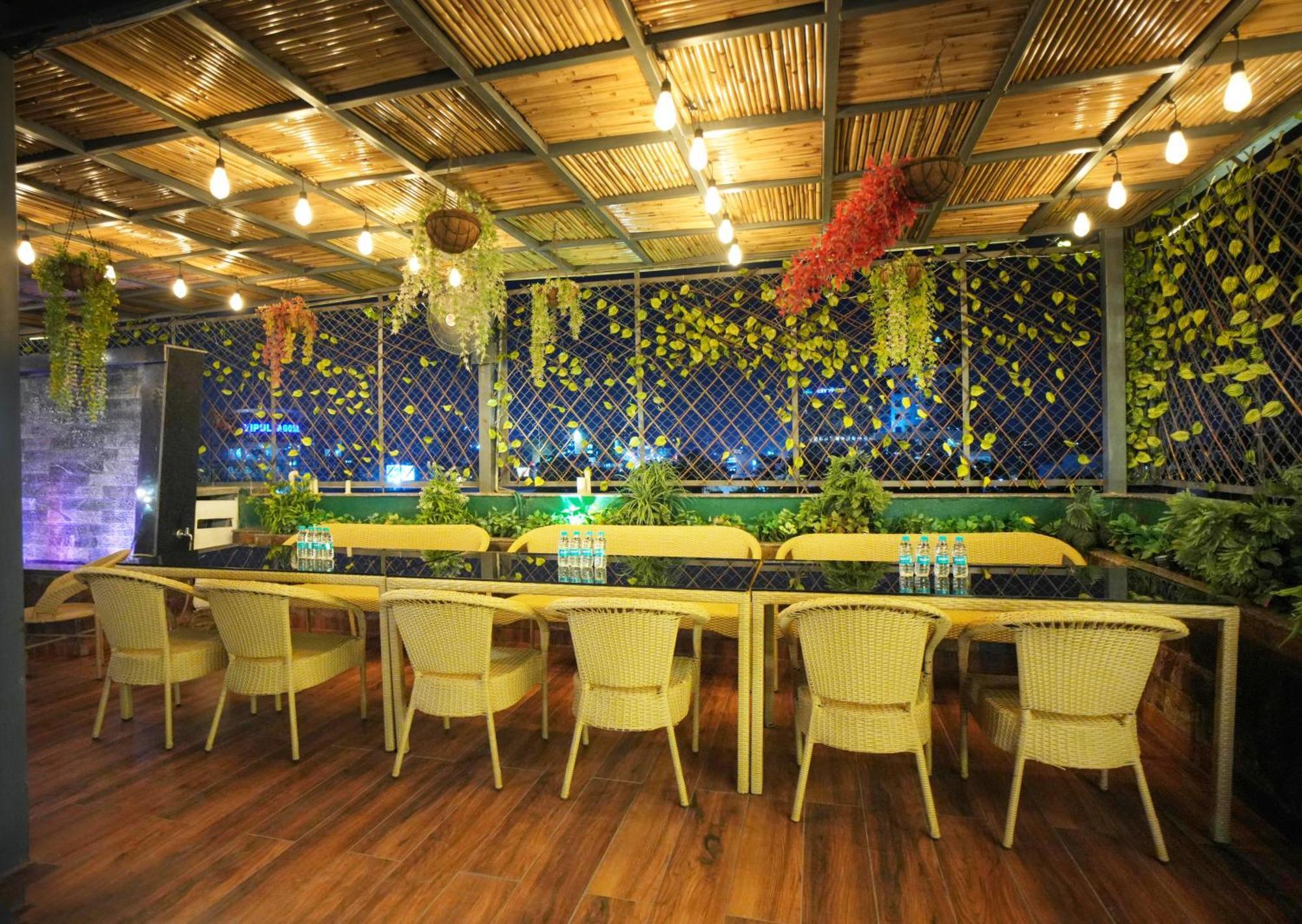 Hotel Haris Mg Road Gurugram Gurgaon Exterior foto