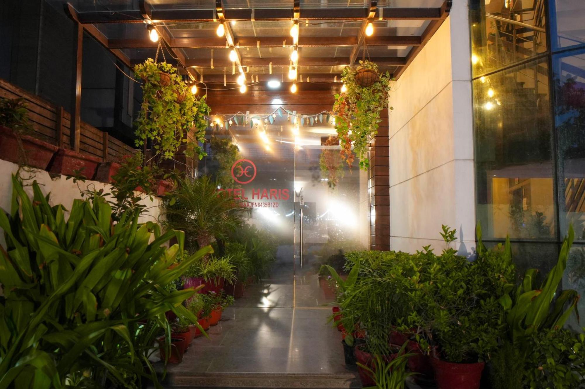 Hotel Haris Mg Road Gurugram Gurgaon Exterior foto